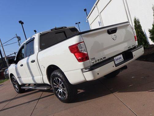 Glacier White 2022 Nissan Titan SV