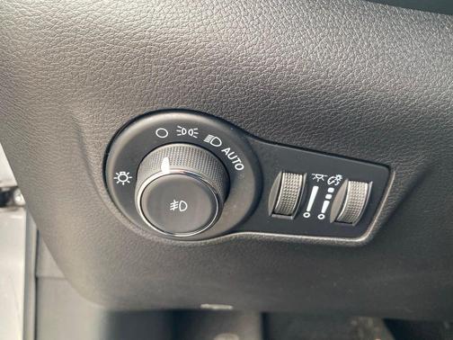 Billet Silver Metallic Clearcoat 2022 Jeep Compass Latitude