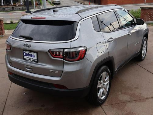 Billet Silver Metallic Clearcoat 2022 Jeep Compass Latitude