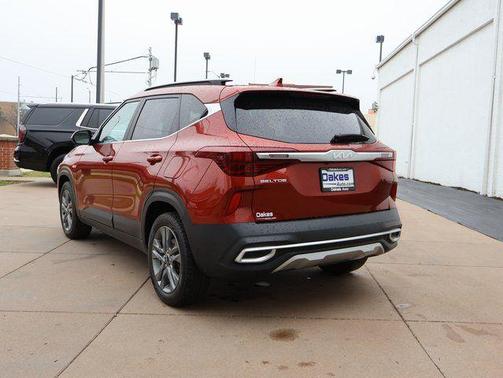 Mars Orange 2022 Kia Seltos S