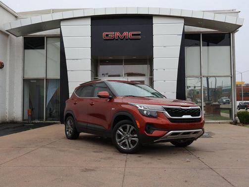 Mars Orange 2022 Kia Seltos S