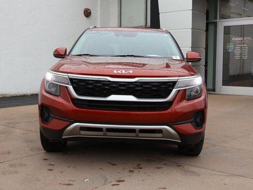 Mars Orange 2022 Kia Seltos S