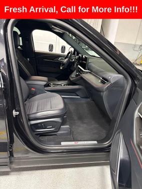 AGATE BLACK METALLIC 2025 Ford Explorer ST-Line