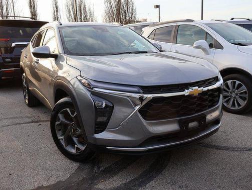 Sterling Gray Metallic 2025 Chevrolet Trax LT