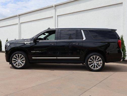 Onyx Black 2022 GMC Yukon XL Denali