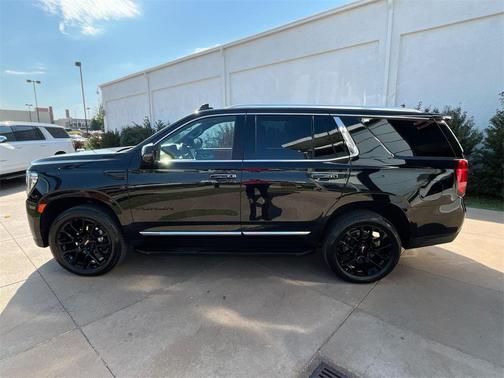 2024 GMC Yukon SLT