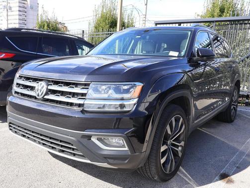 Deep Black Pearl 2019 Volkswagen Atlas 3.6L SEL Premium