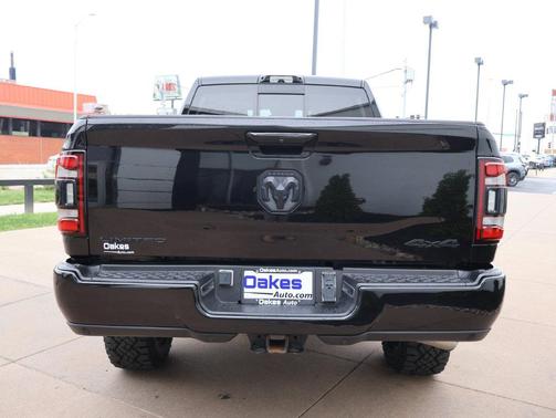 Diamond Black Crystal Pearlcoat 2024 RAM 2500 Limited Crew Cab 4x4 6'4' Box