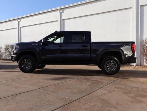 2025 GMC Sierra 1500 AT4X