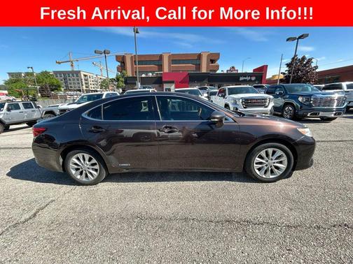 Brown 2013 Lexus ES 300h Base