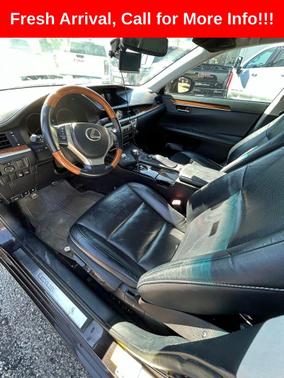 Brown 2013 Lexus ES 300h Base