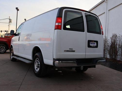 2022 Chevrolet Express 2500 RWD 2500 Regular Wheelbase WT