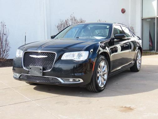 2019 Chrysler 300 Touring