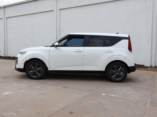 Snow White Pearl 2021 Kia Soul EX