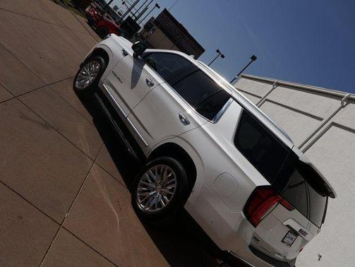White Frost Tricoat 2024 GMC Yukon Denali