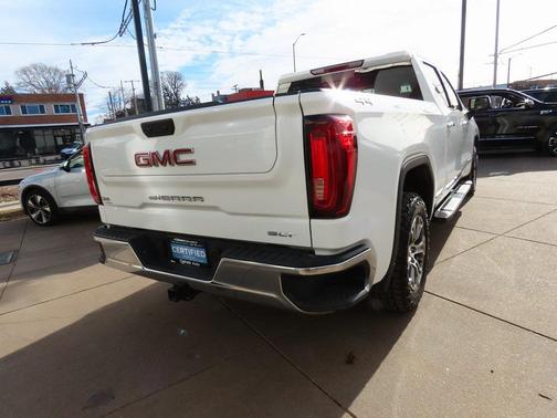 2022 GMC Sierra 1500 SLT