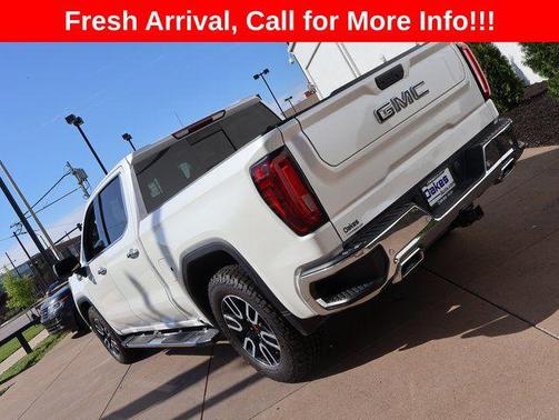 White Frost Tricoat 2021 GMC Sierra 1500 SLT