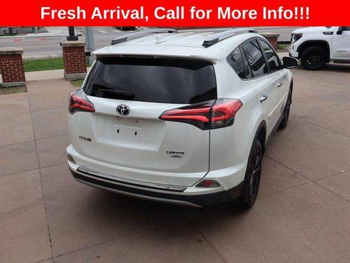 Blizzard Pearl 2018 Toyota RAV4 Limited