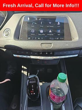 Radiant Silver Metallic 2021 Cadillac XT4 Premium Luxury