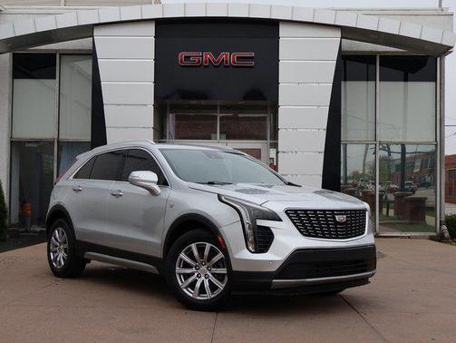 Radiant Silver Metallic 2021 Cadillac XT4 Premium Luxury