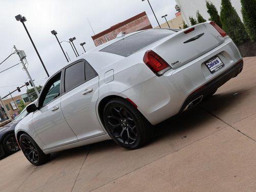 Silver Mist Clearcoat 2019 Chrysler 300 S