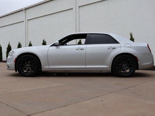 Silver Mist Clearcoat 2019 Chrysler 300 S
