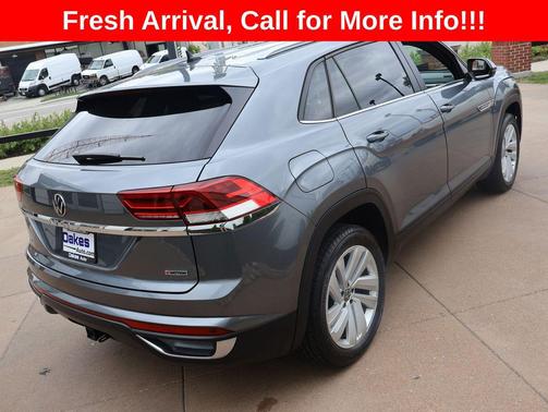 Pyrite Silver Metallic 2022 Volkswagen Atlas Cross Sport 3.6L V6 SE w/Technology