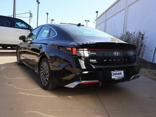 2025 Hyundai SONATA Hybrid Limited