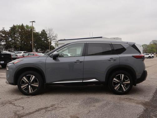 Boulder Gray Pearl 2023 Nissan Rogue Platinum