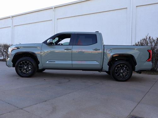 2025 Toyota Tundra Platinum