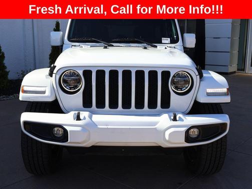 Bright White Clearcoat 2022 Jeep Wrangler Unlimited Sahara