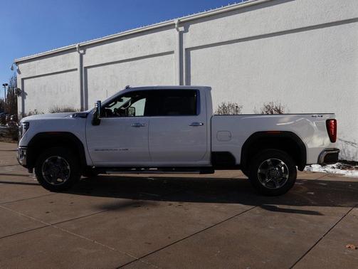 2026 GMC Sierra 2500 SLT