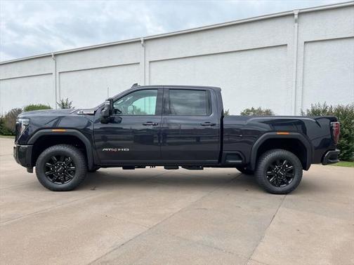 2025 GMC Sierra 2500 AT4