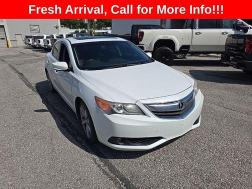 Bellanova White Pearl 2013 Acura ILX 2.0L w/Premium Package