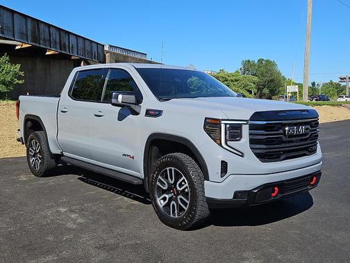 Thunderstorm Gray 2025 GMC Sierra 1500 AT4