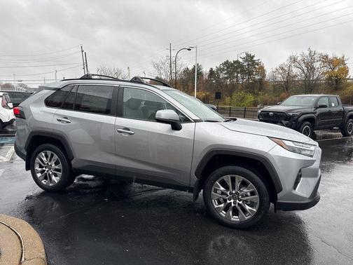 2025 Toyota RAV4 XLE Premium