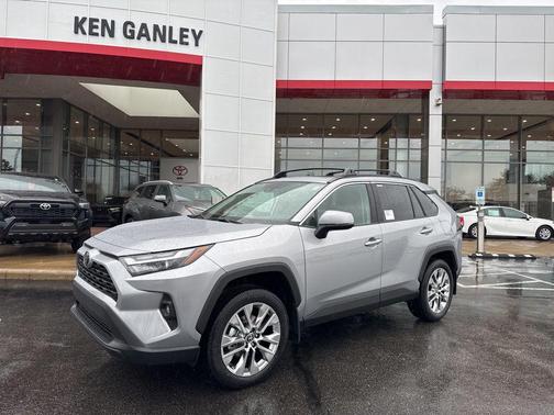 2025 Toyota RAV4 XLE Premium