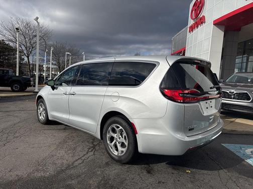 2024 Chrysler Pacifica Limited