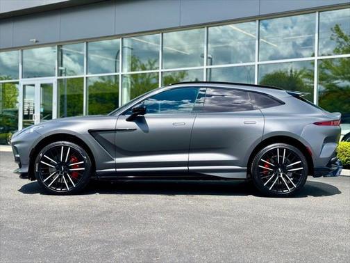 2023 Aston Martin DBX 707