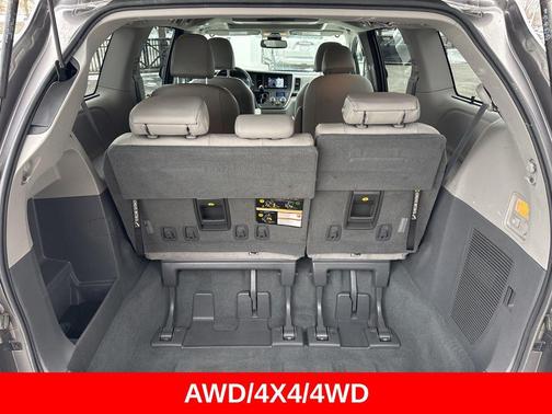 2020 Toyota Sienna XLE Premium