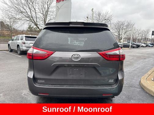 2020 Toyota Sienna XLE Premium