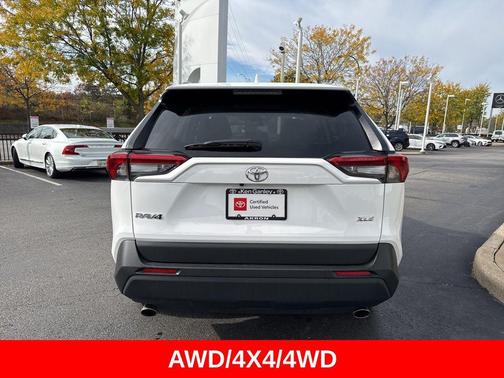 2025 Toyota RAV4 XLE