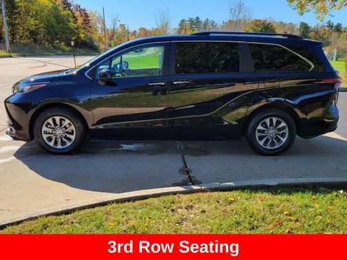 2024 Toyota Sienna XLE