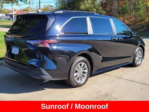 2024 Toyota Sienna XLE