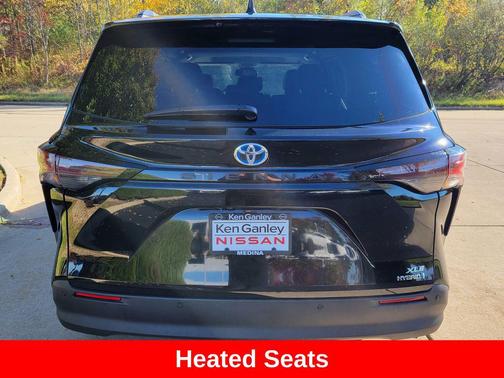 2024 Toyota Sienna XLE