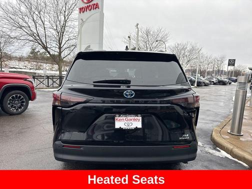 2024 Toyota Sienna XLE