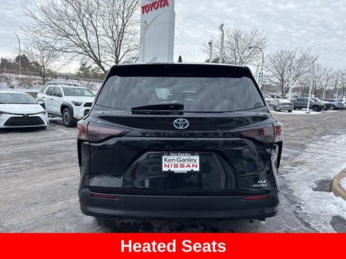 2024 Toyota Sienna XLE
