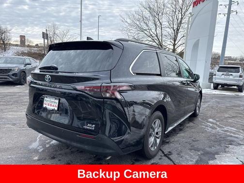 2024 Toyota Sienna XLE