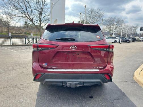 Ruby Flare Pearl 2022 Toyota Highlander XLE