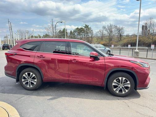 Ruby Flare Pearl 2022 Toyota Highlander XLE